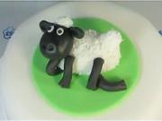 Ovečka na dortu - Jak ozdobit dort malou ovečkou.