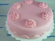 Růžový dort - jak vyzdobit dort  růžemi.