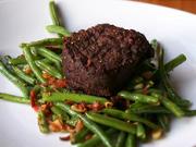 Hovězí steak - recept na hovězí steak  na zelených fazolkách 