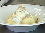 Nugátové knedlíky - recept na tvarohové knedlíčky s nugátem a jogurtovo-mátovou polevou