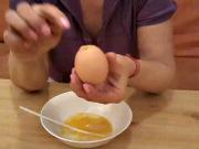 Jak vyfouknout vajíčko jednou dírkou